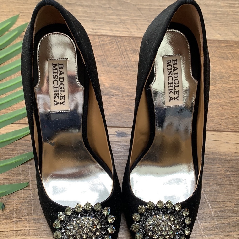Badgley Mischka Satin Pettal Peep Toe Black Bridal Pump Heel sz 7 - Picture 3 of 6